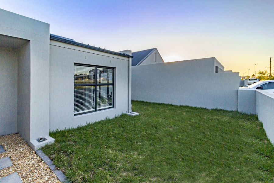 3 Bedroom Property for Sale in Aan de Wijnlanden Western Cape